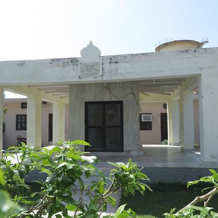 Radha Madhav Ashram Vrindāvan المظهر الخارجي الصورة