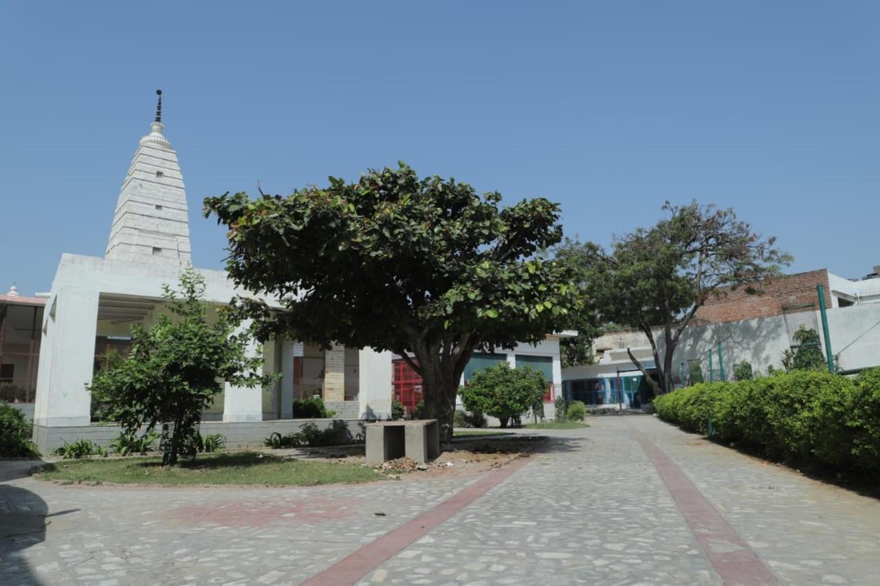 Radha Madhav Ashram Vrindāvan المظهر الخارجي الصورة