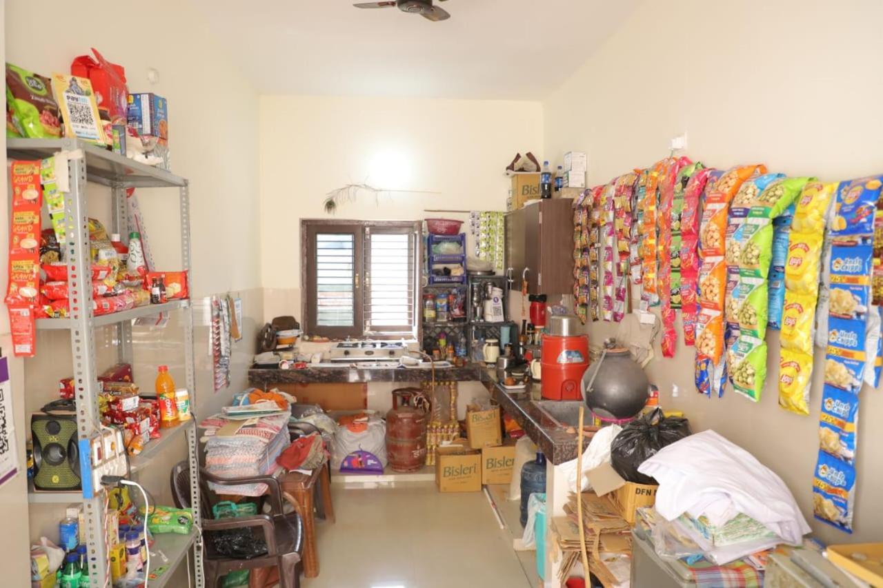 Radha Madhav Ashram Vrindāvan المظهر الخارجي الصورة